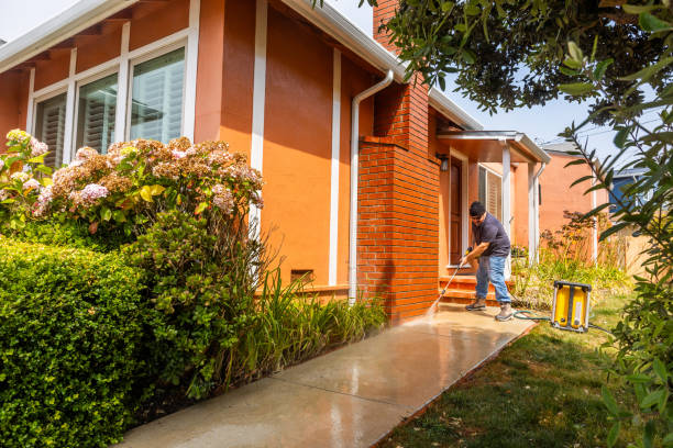 Best Garage Pressure Washing  in Eastvale, CA